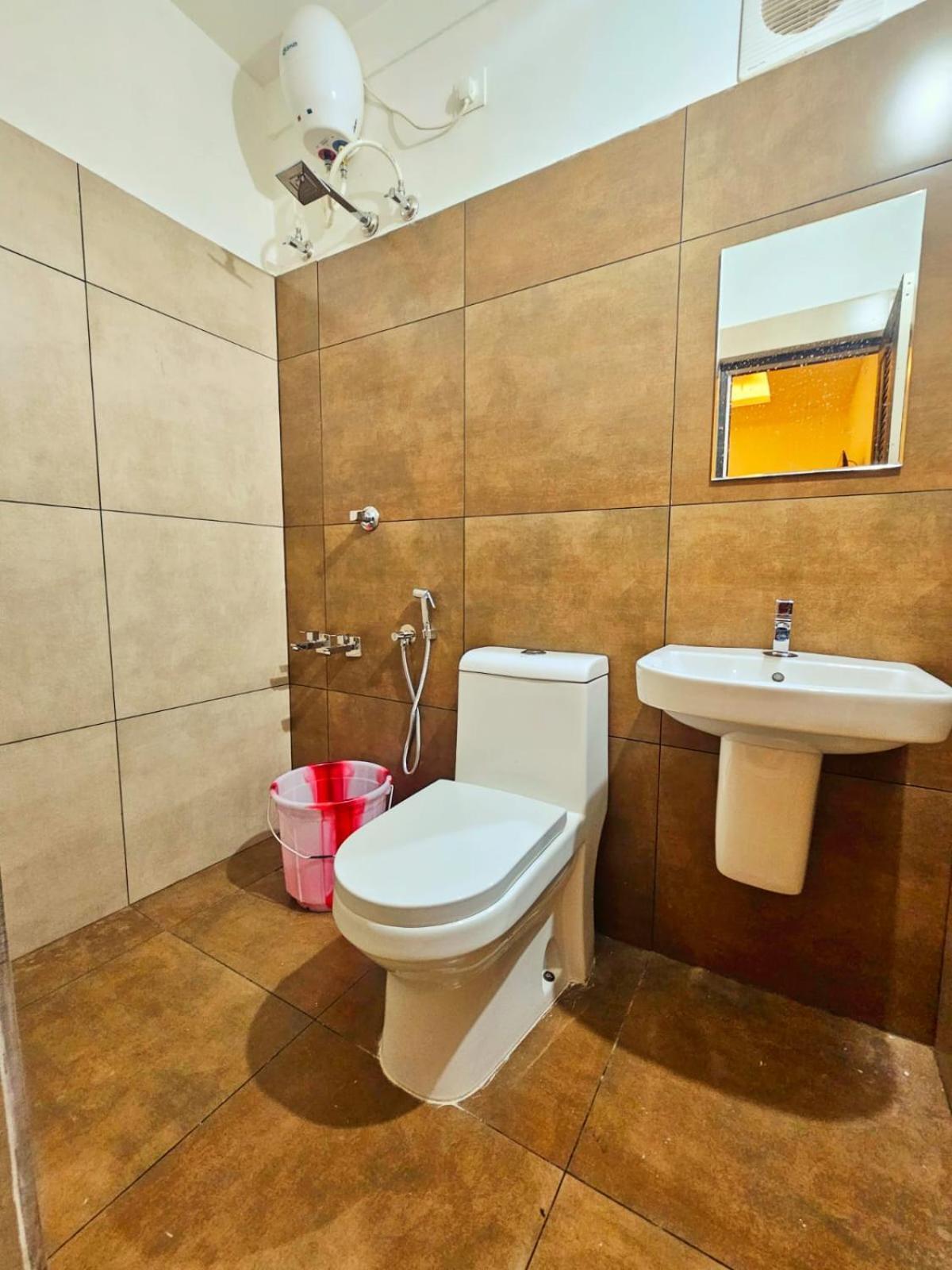 Apsara Residency Hotel Perintalmanna Екстериор снимка